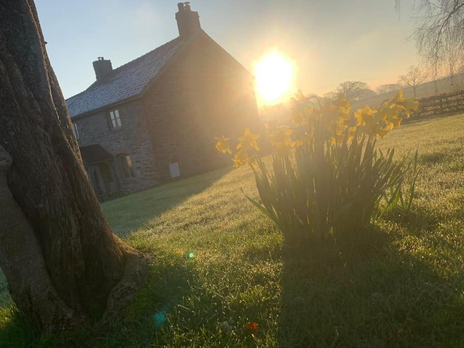 Coed Farm-Hot Tub-Sleeps 12-Near Brecon Vila Exterior foto
