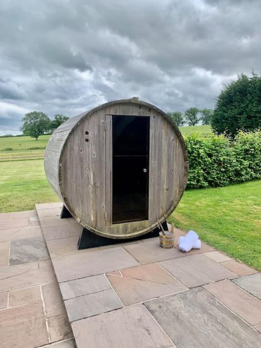 Coed Farm-Hot Tub-Sleeps 12-Near Brecon Vila Exterior foto